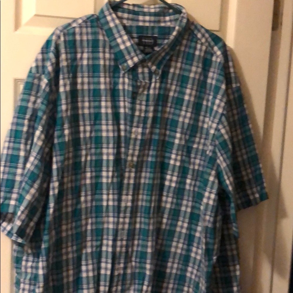 Short sleeve button down shirt.